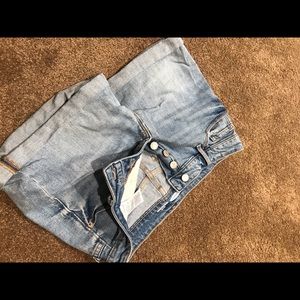 Old Navy High Rise Jean Shorts, NWOT, Sz 4!